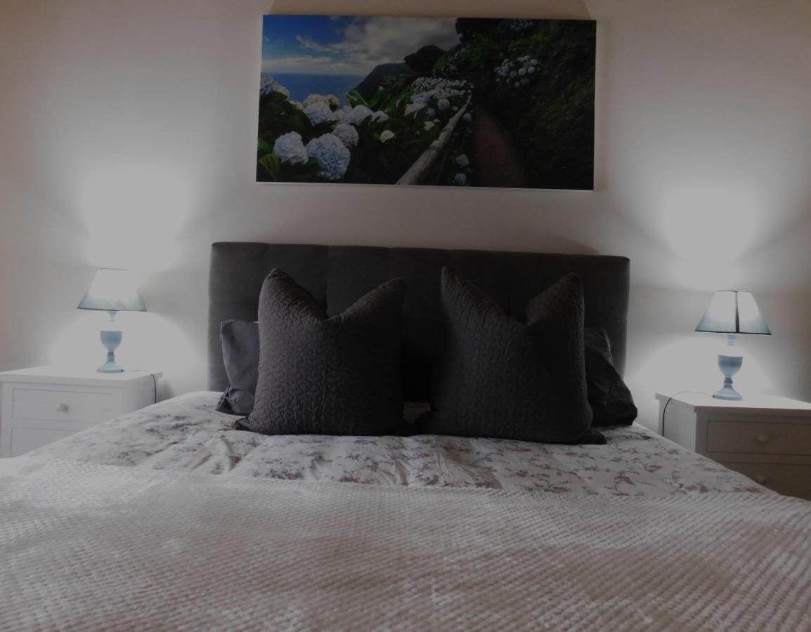 Surf Beach_Santa Barbara Secret Gardens Ribeira Grande Buitenkant foto