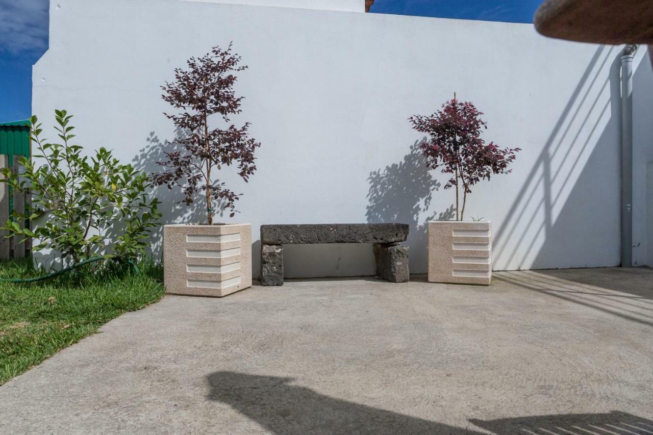 Surf Beach_Santa Barbara Secret Gardens Ribeira Grande Buitenkant foto